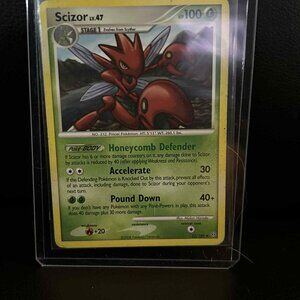 Scizor - 25/100 - Rare  Stormfront Pokemon Trading Card